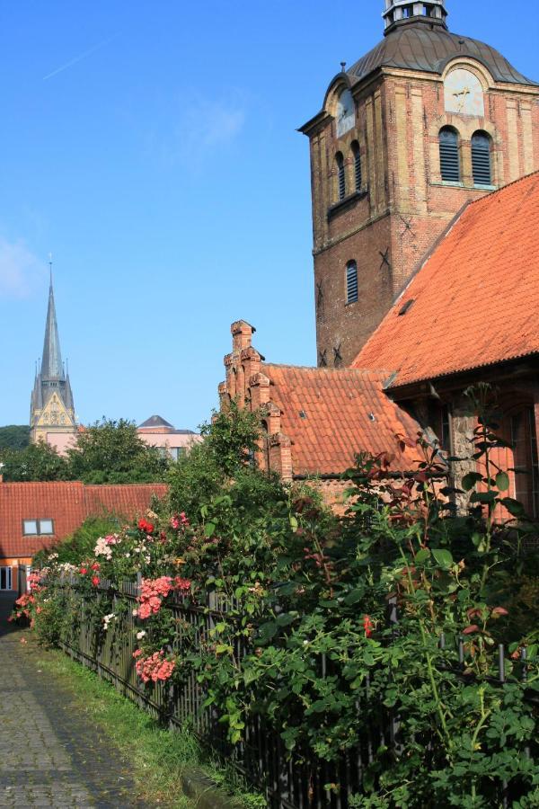 Zentrale Ferienwohnung „Treibholz“ Im Sonnenblumenhaus Flensburg Buitenkant foto